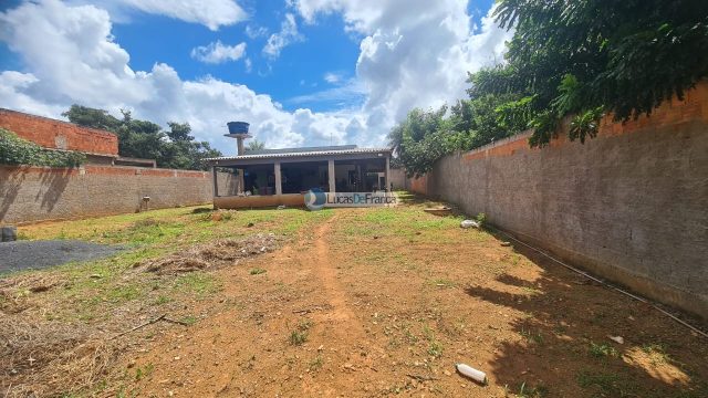 Casa com ampla área de 1.800 m² no Condomínio Núcleo Rural Sarandi