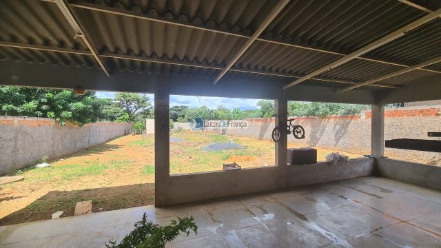 Casa com ampla área de 1.800 m² no Condomínio Núcleo Rural Sarandi