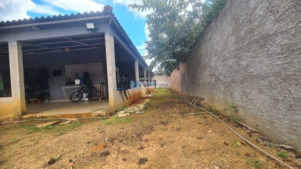 Casa com ampla área de 1.800 m no Condomínio Núcleo Rural Sarandi (7)