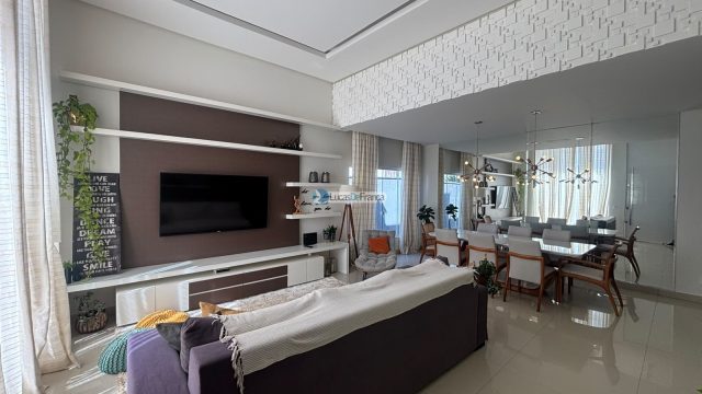 Casa de Alto Padrão à Venda no Condomínio Alto da Boa Vista