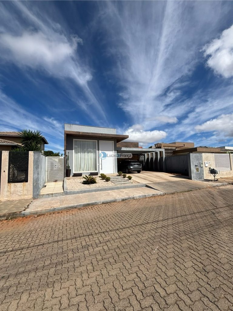 Casa de Alto Padrão à Venda no Condomínio Alto da Boa Vista (3)