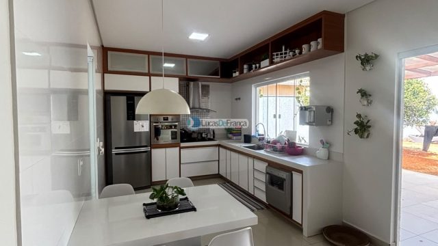 Casa de Alto Padrão à Venda no Condomínio Alto da Boa Vista