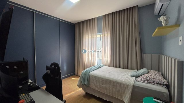 Casa de Alto Padrão à Venda no Condomínio Alto da Boa Vista