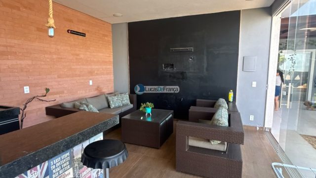 Casa de Alto Padrão à Venda no Condomínio Alto da Boa Vista