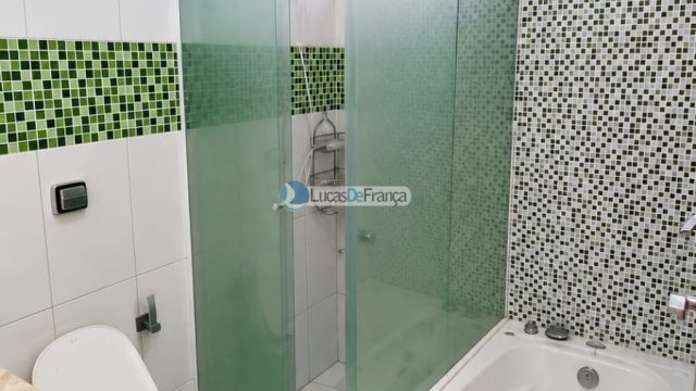 Casa de alto padrão no Setor Militar, em localização privilegiada, ao lado do Parque Sucupira.