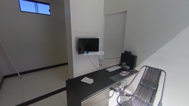 Casa de alto padrão no Setor Militar, em localização privilegiada, ao lado do Parque Sucupira.