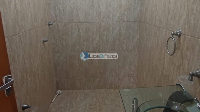Casa de alto padrão no Setor Militar, em localização privilegiada, ao lado do Parque Sucupira.