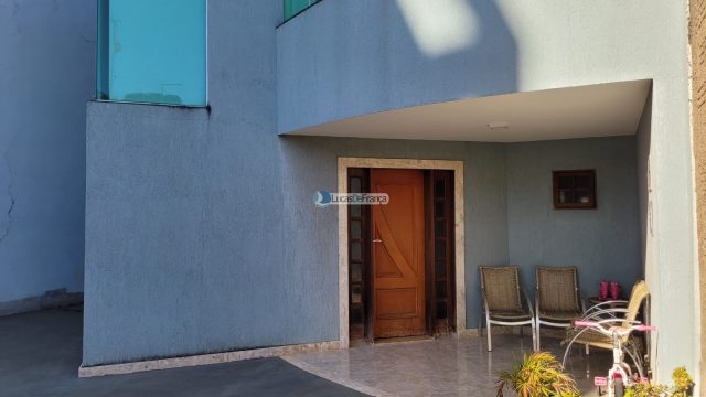SOBRADO À VENDA NA VILA VICENTINA