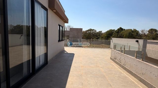 CASA DE ALTO PADRÃO À VENDA CONDOMÍNIO JARDIM DO ORIENTE