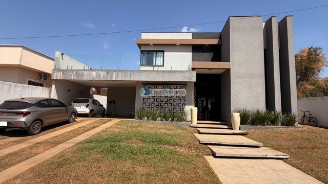 CASA DE ALTO PADRÃO À VENDA CONDOMÍNIO JARDIM DO ORIENTE