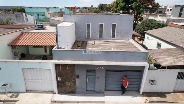 Sobrado no Arapongas próximo à padaria Mil Delícias