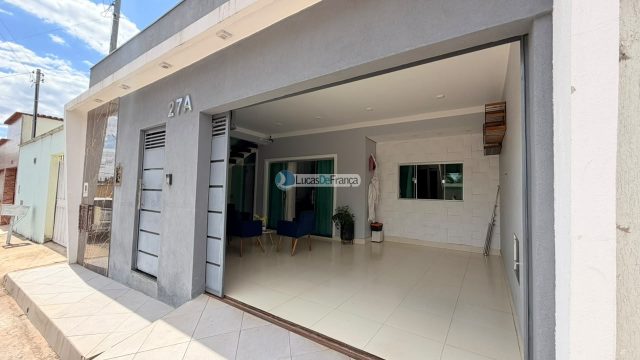 Sobrado no Arapongas próximo à padaria Mil Delícias