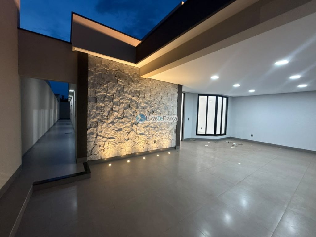 CASA DE ALTO PADRÃO NO CORAÇÃO DO SETOR TRADICIONAL (19)
