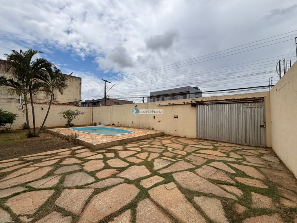 Casa de Laje e piscina - Arapoangas (13)