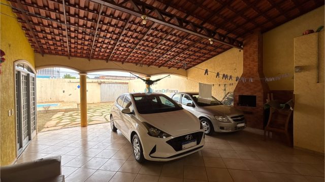 Casa de Laje e piscina – Arapoangas