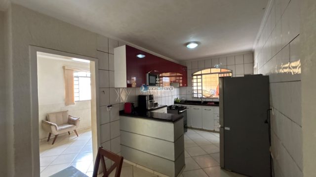 Casa de Laje e piscina – Arapoangas