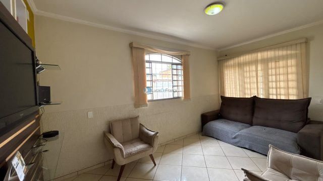 Casa de Laje e piscina – Arapoangas
