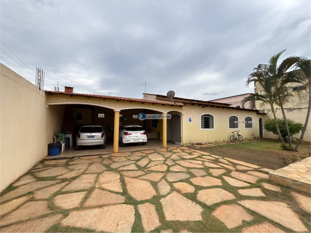 Casa de Laje e piscina - Arapoangas (8)