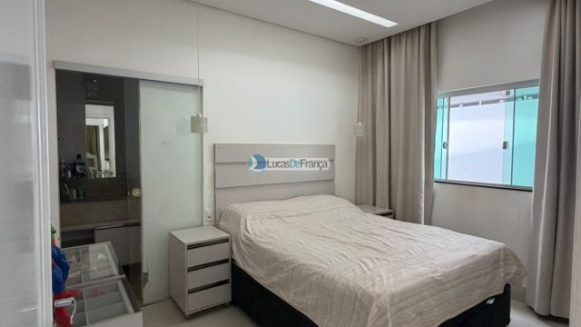 Casa na quadra 16 do Arapongas
