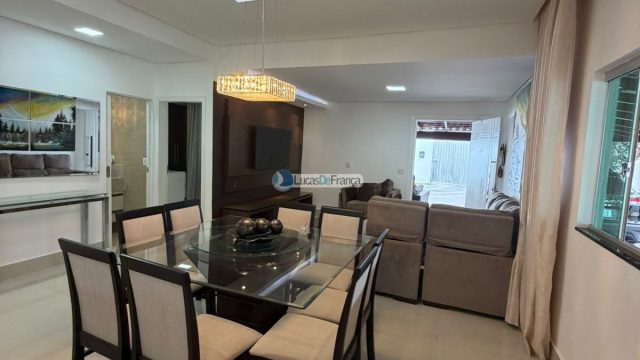 Casa na quadra 16 do Arapongas