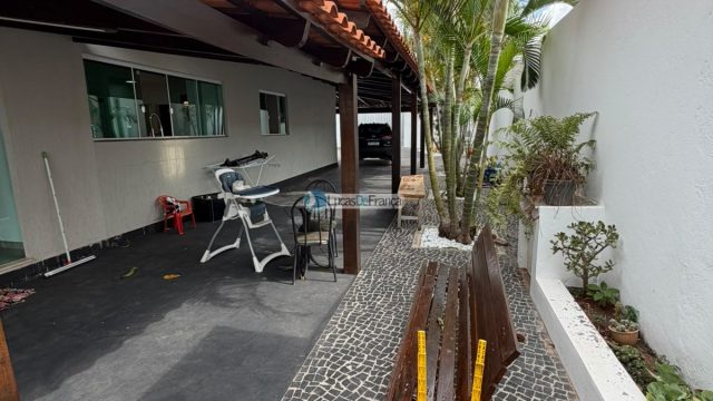 Casa na quadra 16 do Arapongas