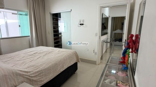 Casa na quadra 16 do Arapongas