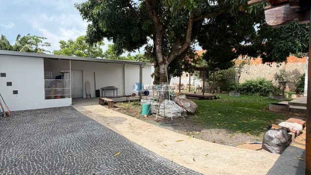Casa na quadra 16 do Arapongas