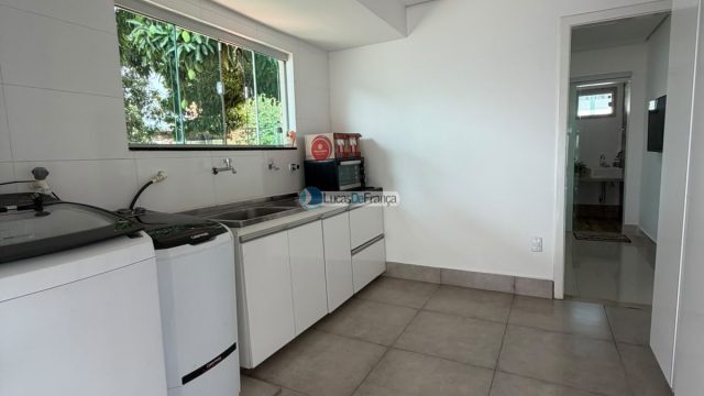 Casa na quadra 16 do Arapongas