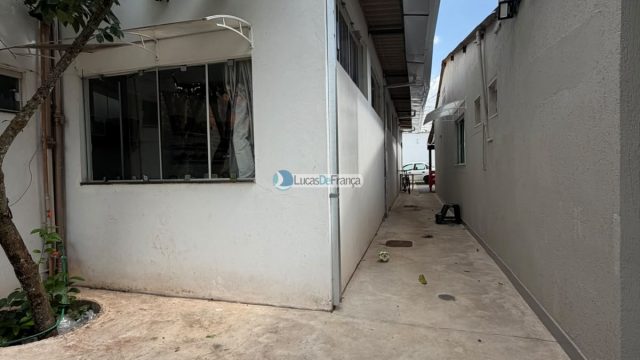 Casa na quadra 16 do Arapongas