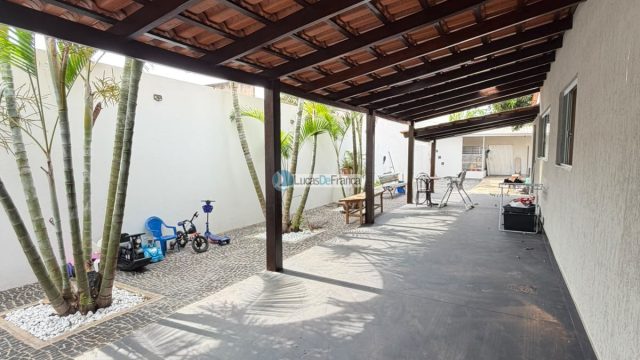 Casa na quadra 16 do Arapongas