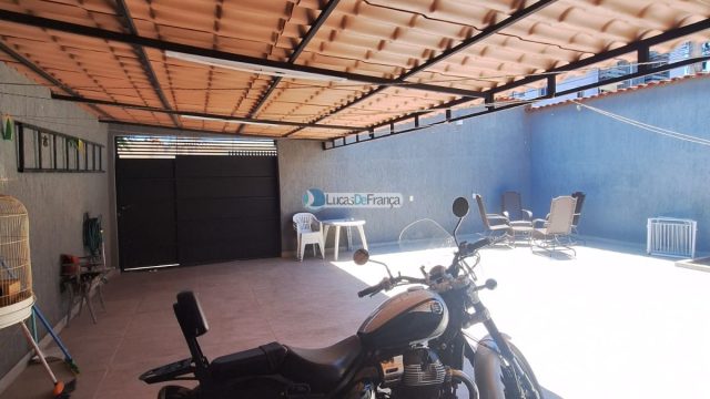 Excelente casa na Quadra 2 da Vila Buritis!