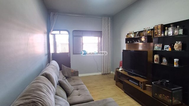 Excelente casa na Quadra 2 da Vila Buritis!