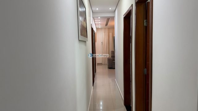 Sobrado na quadra 11 do Arapongas