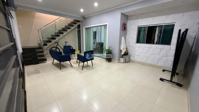 Sobrado na quadra 11 do Arapongas